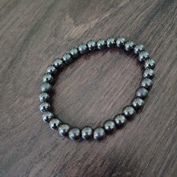 Magnetic black bracelet - Picture 1 of 3